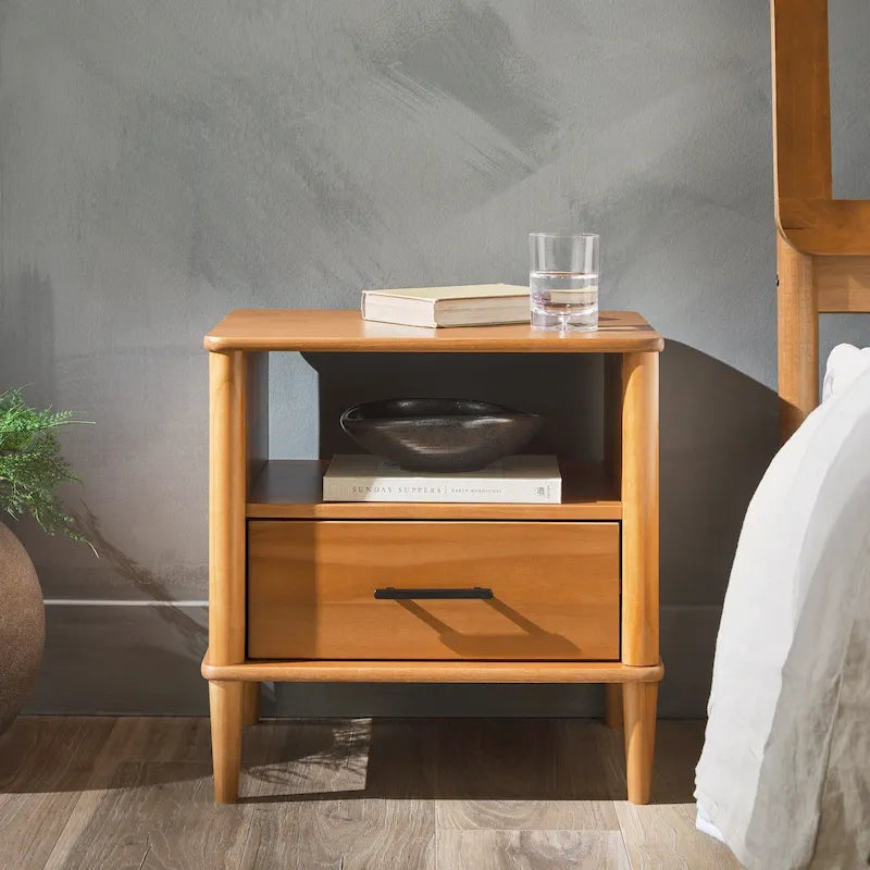 Comodino Mid-Century Modern in legno massello con fusi